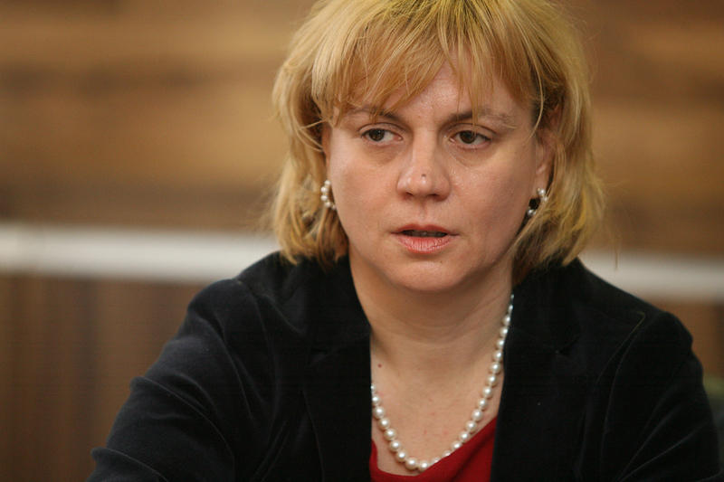 Терзиева на път да наруши закона със смените във ВиК-Варна