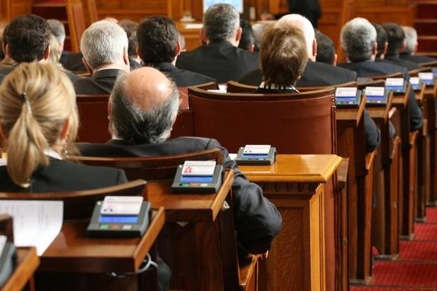 Няма да гласуват оставката на Станишев, не се събра кворум 9 Няма да гласуват оставката на Станишев, не се събра кворум
