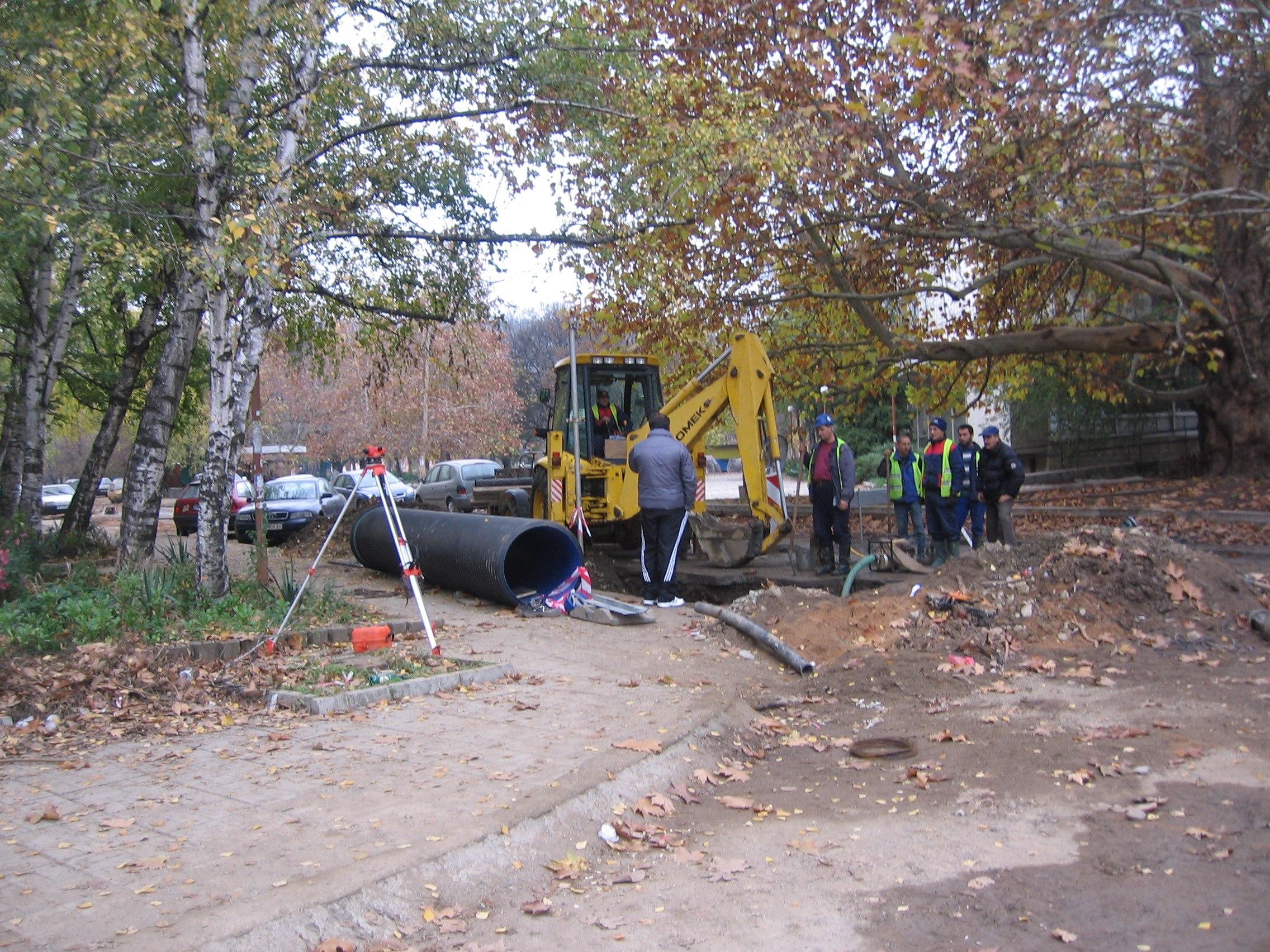 Работата по канализацията на Монтана тече и в почивните дни 1 52a5de7caa52f