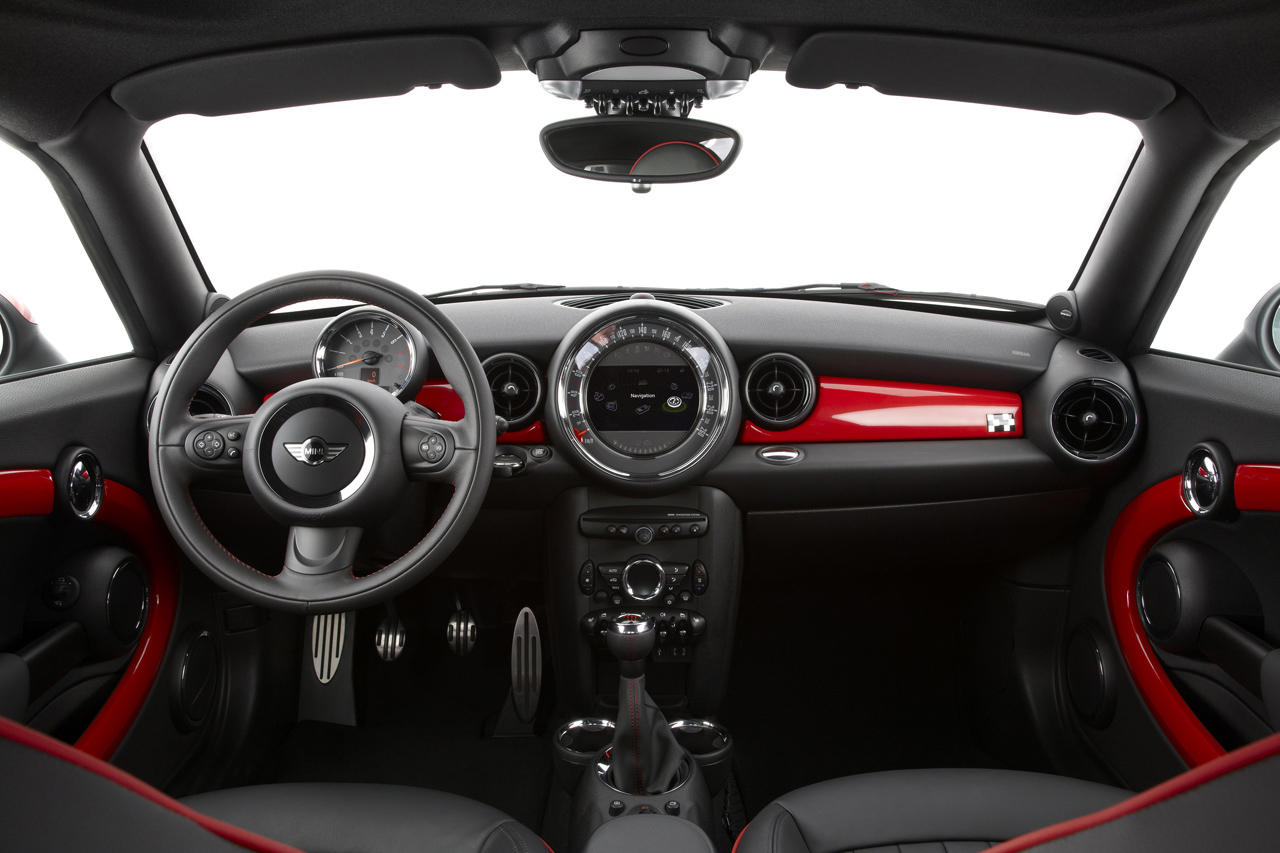 Кожени тапицерии за Mini Cooper ще правят край Ихтиман
