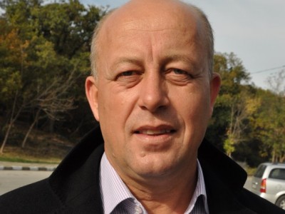 Мюмюн Искендер: Чакаме Дядо Николай да подпише за църквите
