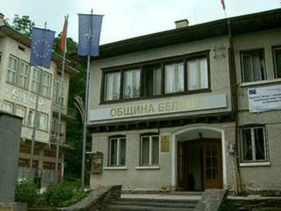 Белица пред фалит заради блокирани сметки