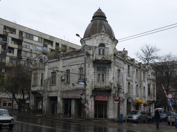 Връщат блясъка на "Къщата с медальона" в Пловдив 9 Връщат блясъка на “Къщата с медальона” в Пловдив
