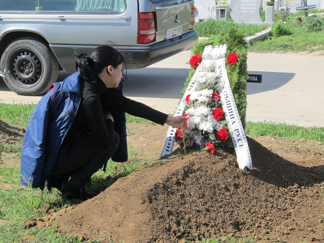 В Русе погребаха 7-годишната Пламена