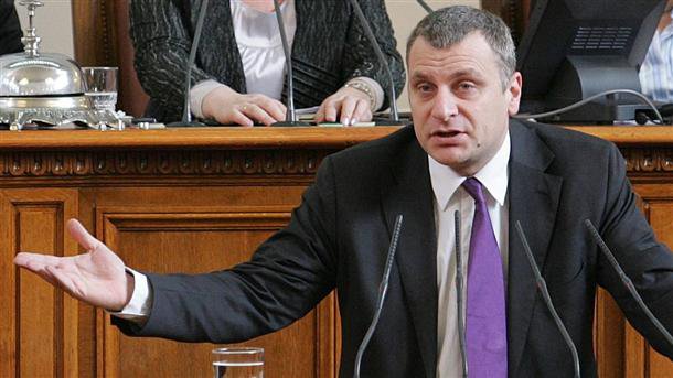 Петър Курумбашев подаде оставка като депутат