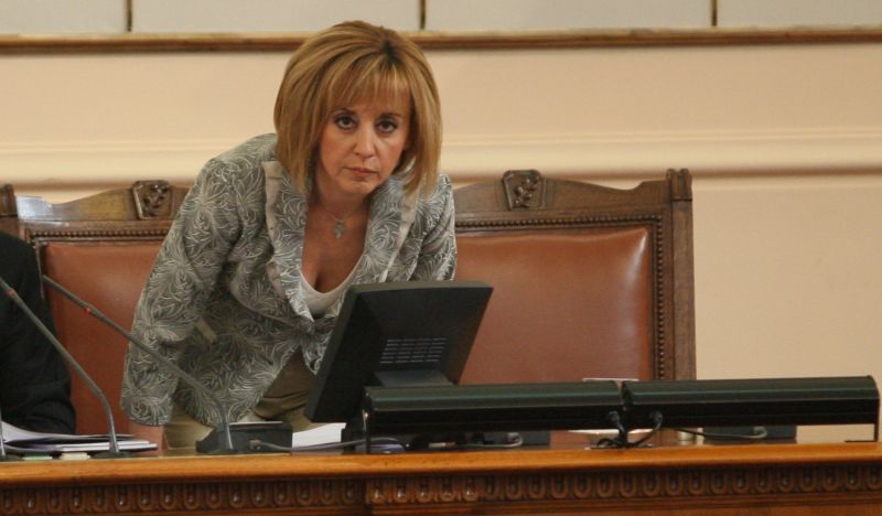 Манолова: БСП избира не просто председател, БСП избира път