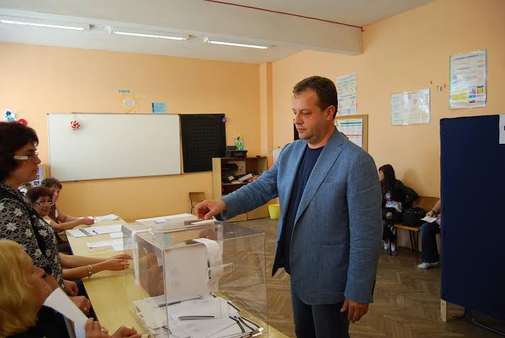 Кметът на Търново даде гласа си за европейското бъдеще на България 9 Кметът на Търново даде гласа си за европейското бъдеще на България