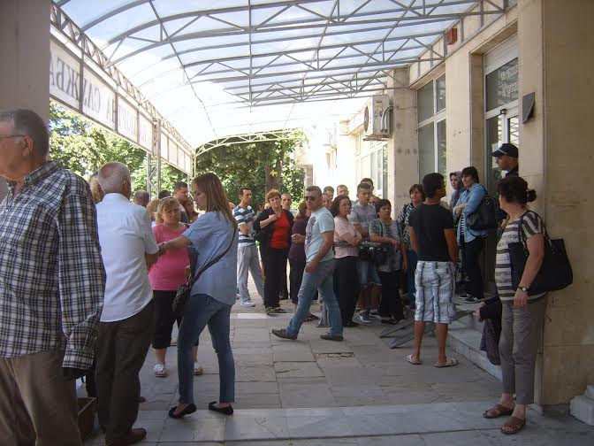 Горещо лято очаква служителите на паспортната служба в Кърджали