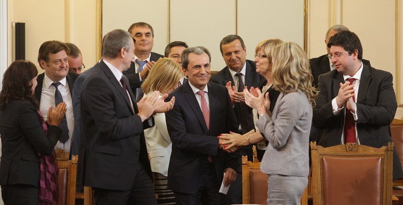 Парламентът прие оставката на кабинета “Орешарски”