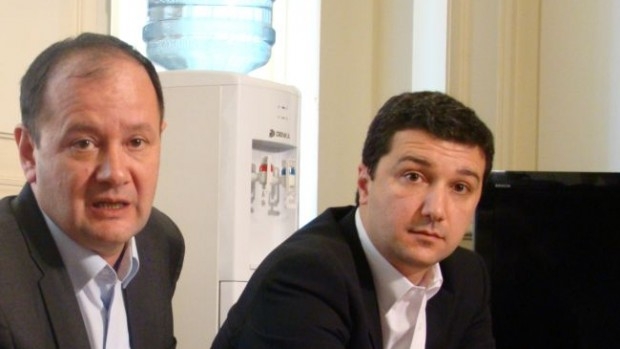 Драгомир Стойнев и Михаил Миков отиват на балотаж