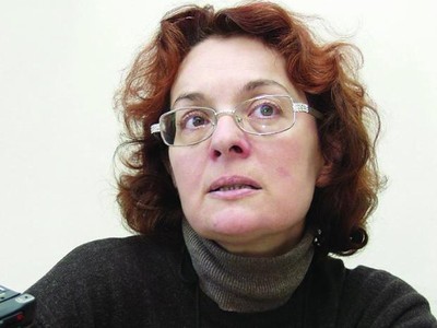 Коларова: Няма основания за прием на студенти в Перник