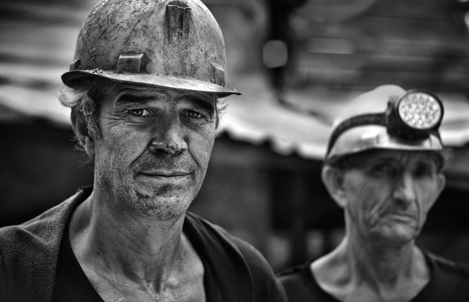 Двама миньори са обгазени в мините в Мадан