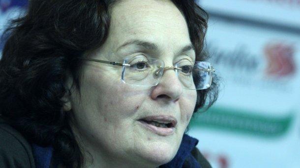Коларова: Училищата от наводнените райони ще са готови за 15 септември