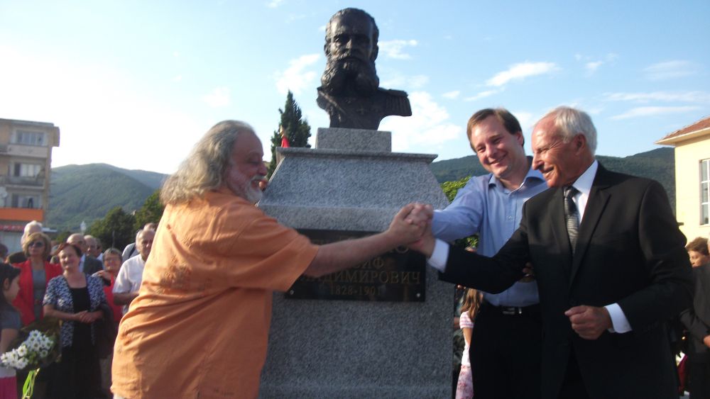 Бюст-паметник на ген. Гурко, бе открит в Гурково