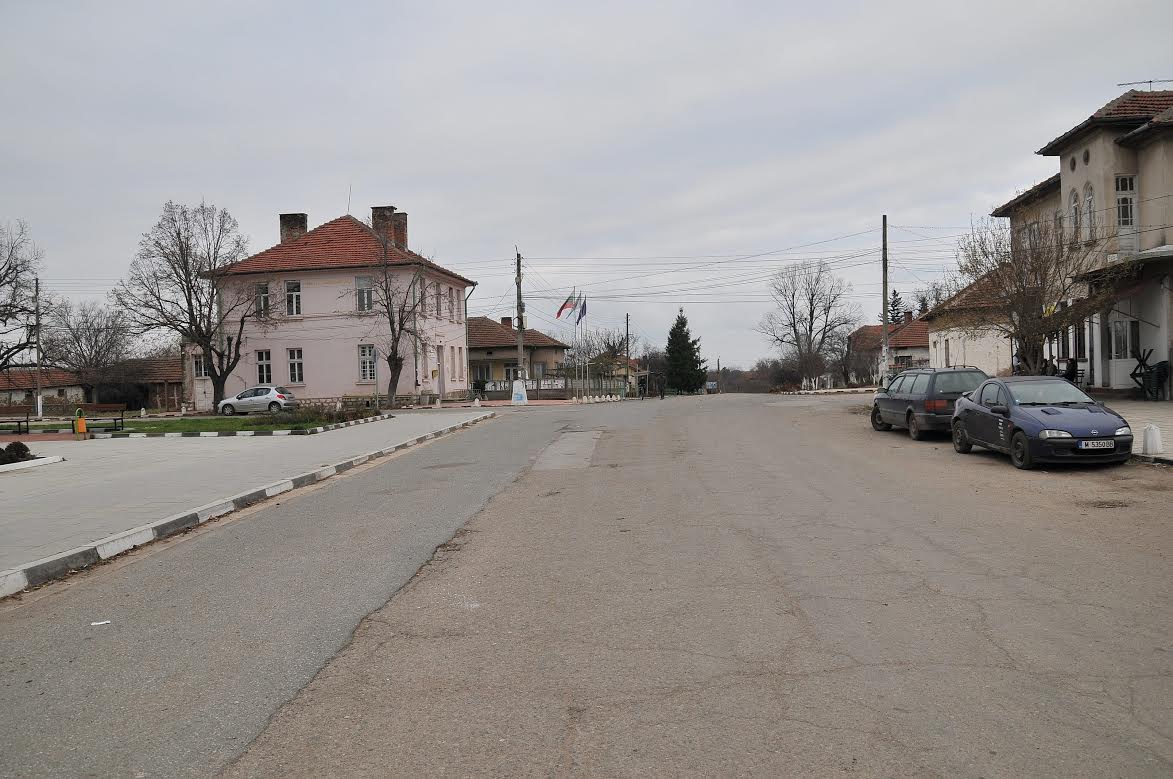 В с. Долно Церовене българи и роми живеят задружно