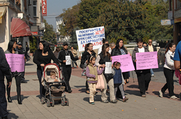 Родители от няколко града протестират в подкрепа на Ана-Мария 1 5437b70191d7f