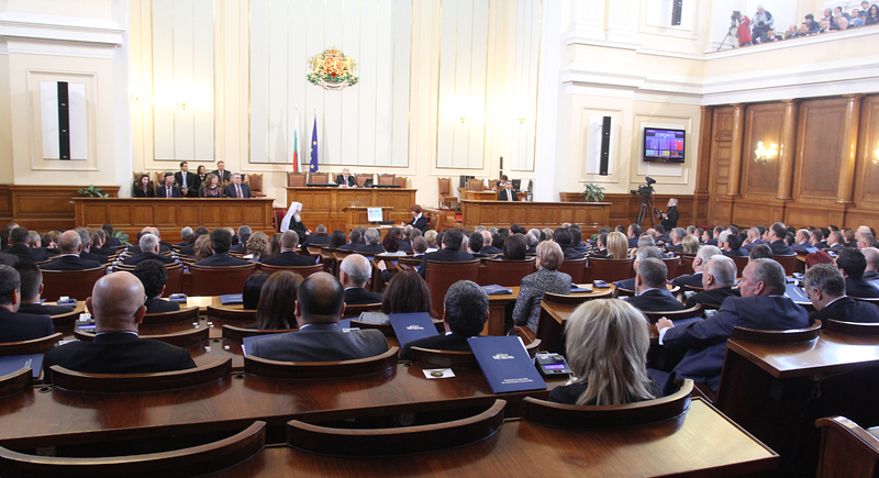 Депутатската заплата скача със 114 лв.