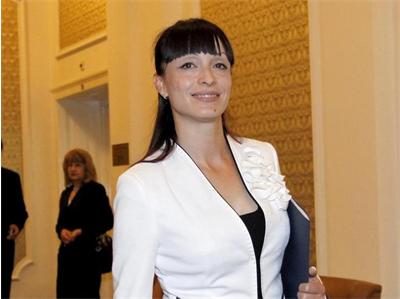 Даниела Савеклиева разбулва темата табу за насилието над жените