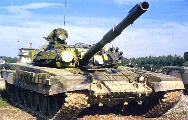 Военна техника по пътя от Благоевград до Симитли
