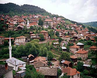 Село Каменар на бунт заради затворена забавачка