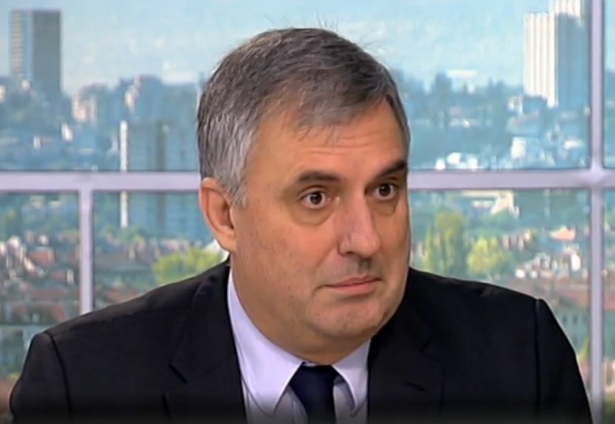 Ивайло Калфин: Ще насърчаваме семействата за повече от едно дете 9 Ивайло Калфин: Ще насърчаваме семействата за повече от едно дете