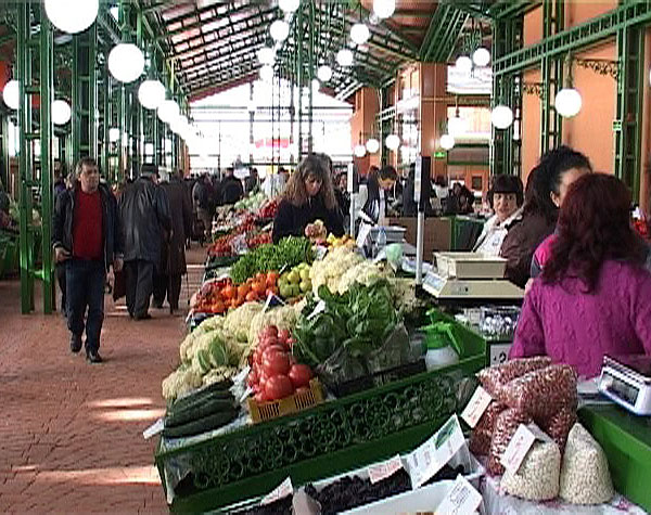 Статистиката: Купуваме по-евтини продукти