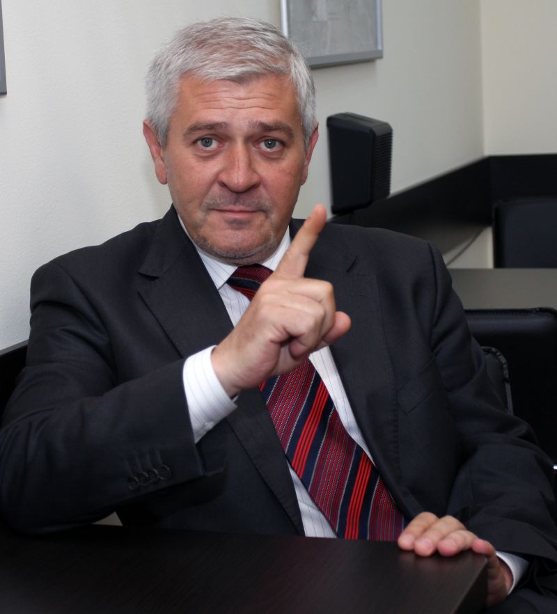 Ваньо Шарков: Въвеждаме въздушни екипи за спешна помощ
