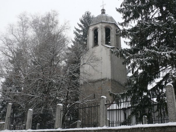 Владика води служба в 180-годишна църква