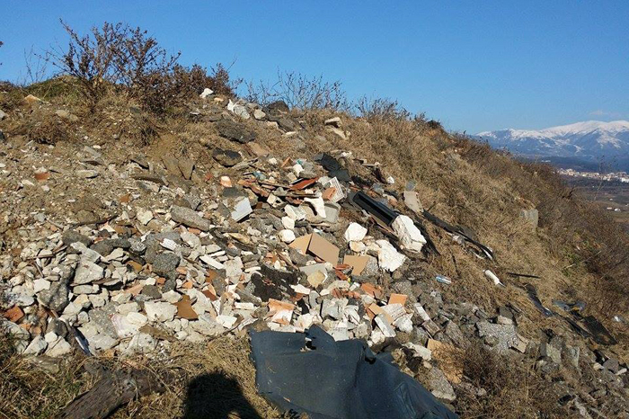 Антична крепост край благоевградско село е превърната в сметище 1 54b0f57492e88