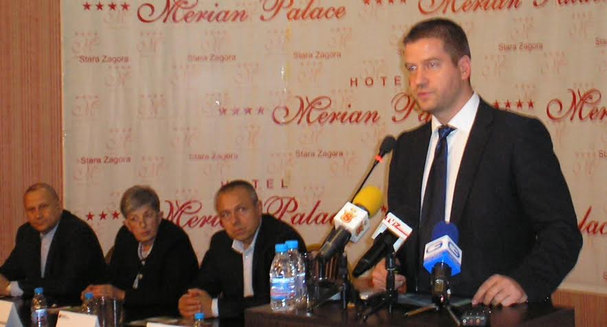 Зам.- кметовете на Стара Загора даряват бонуси на бедни семейства