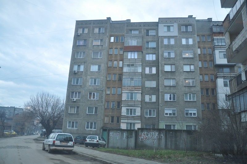 Санират 80 жилищни сгради в Монтана