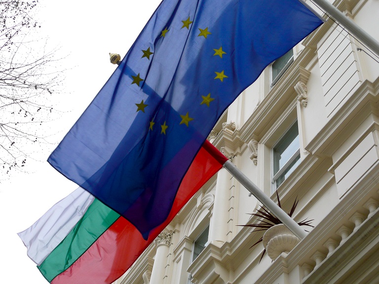 „Евробарометър“: 51% от българите имат положителна представа за ЕС