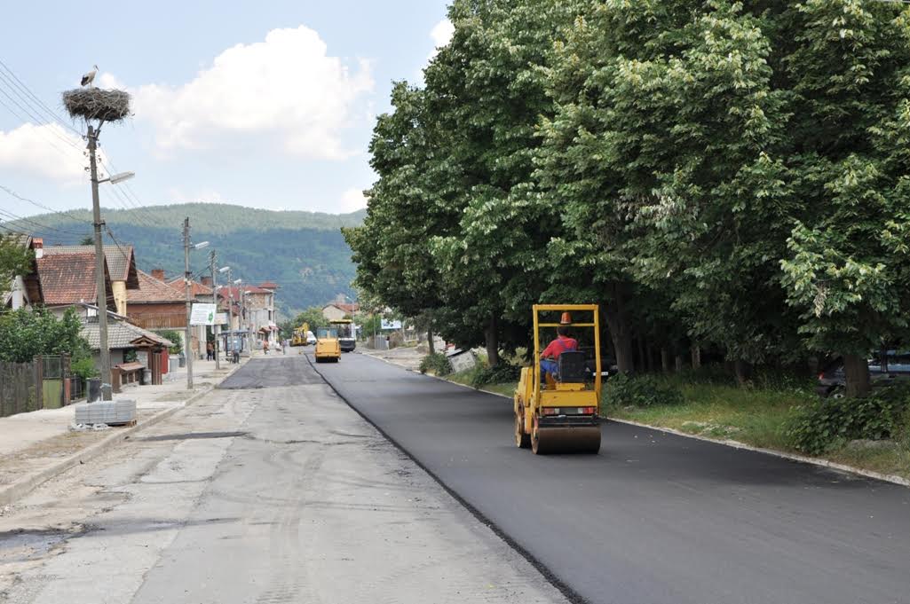 Асфалтират над 17 км пътища в Разлог 1 54ee884e 995e ca42