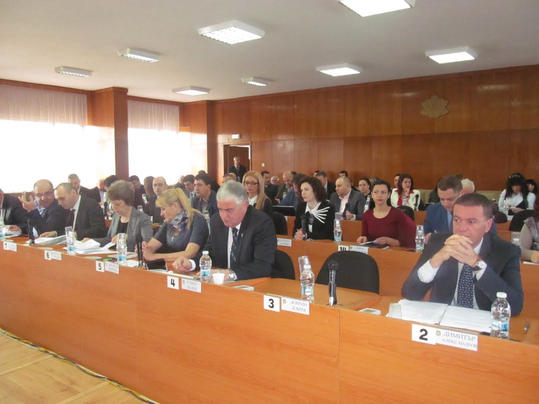 Общинските съветници в Шумен вече ще плащат за паркинг
