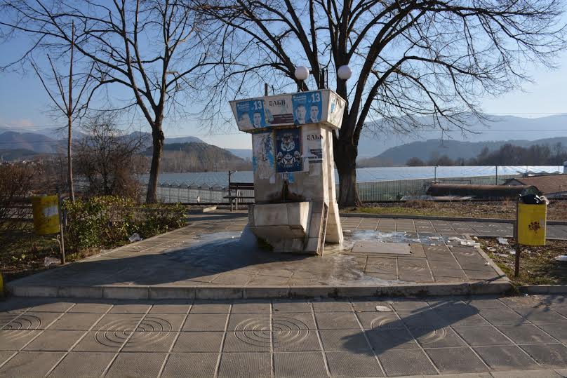 Ремонтират чешма в Симитли с дарение от Богоявление