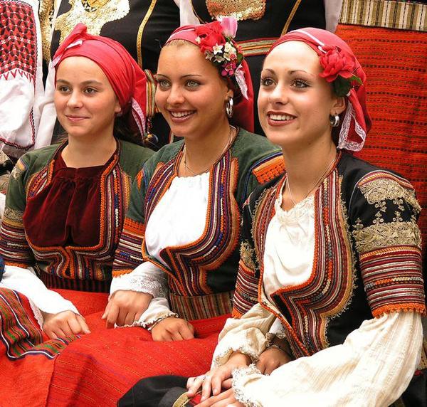 На утрешния ден българите почитали Баба Шарка
