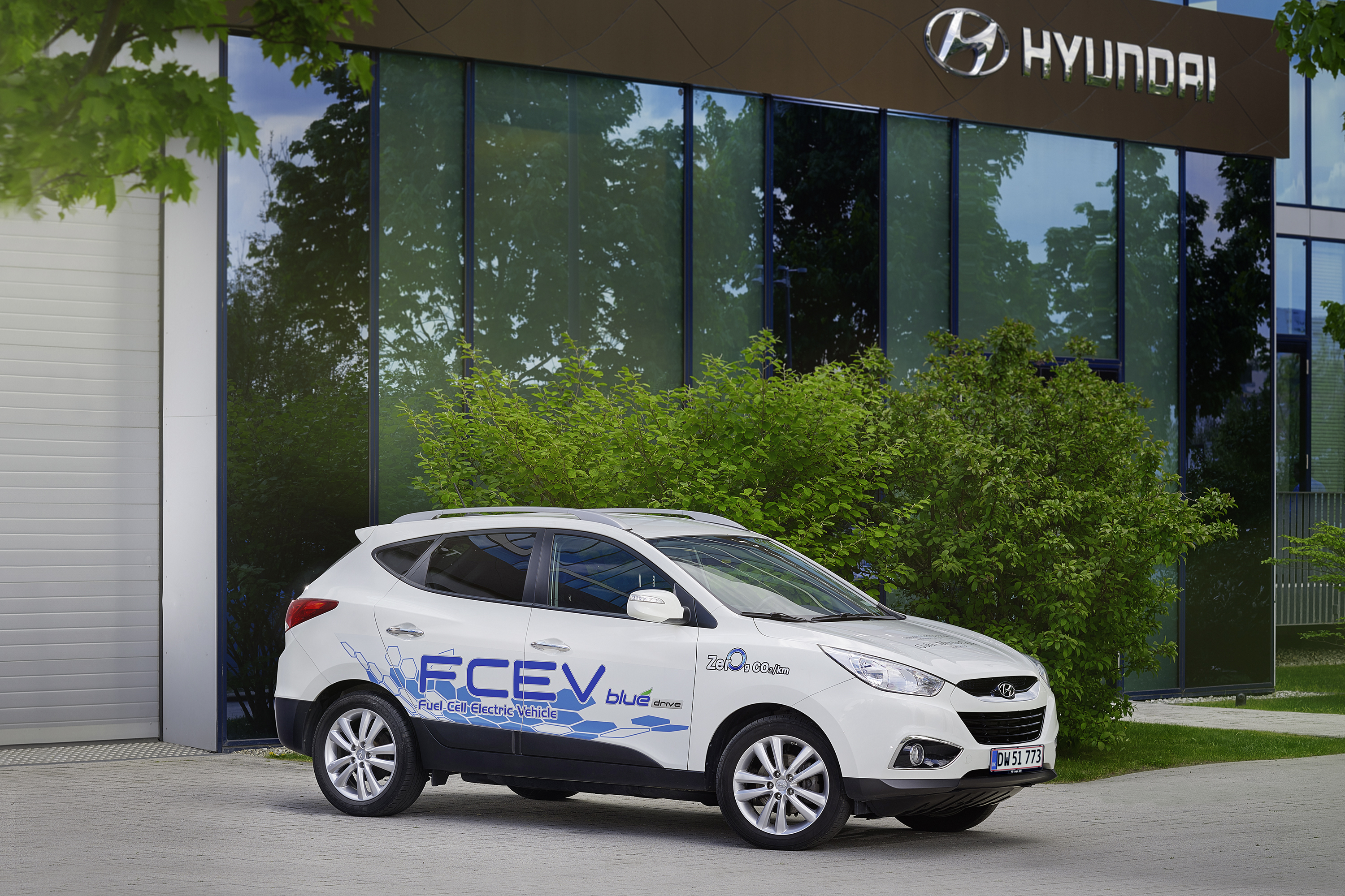 Hyundai Motor сътвори история с даряването на Fuel Cell Electric Vehicle