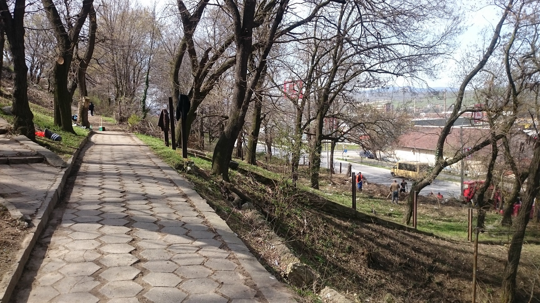 Започна пролетното почистване в Дупница