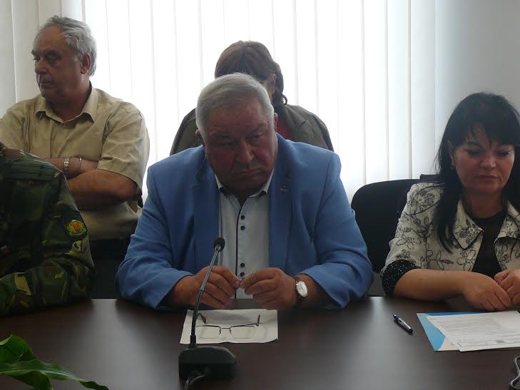 Кметът на Нови пазар предупреди за опасен язовир, който може да потопи града