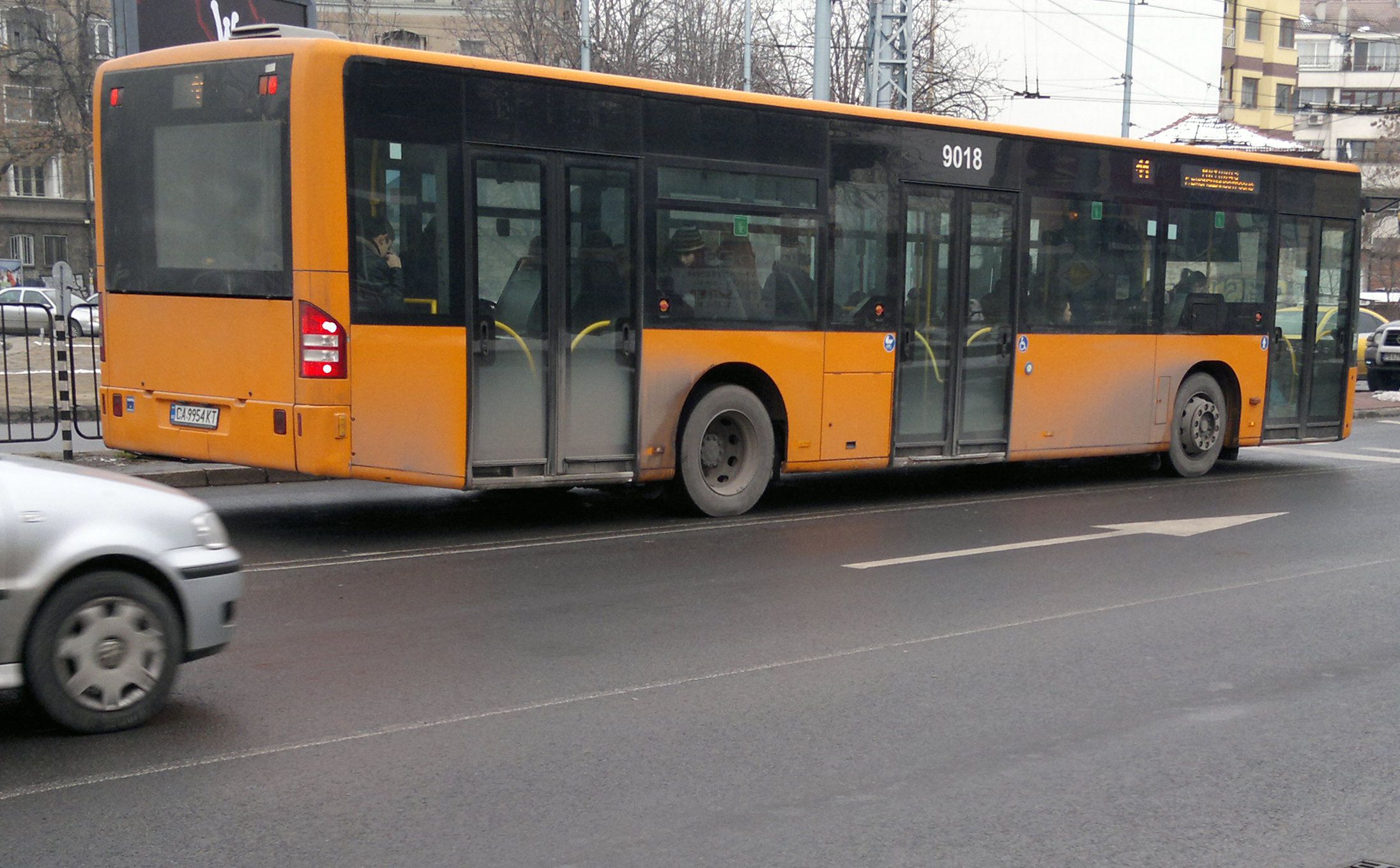 Два автобуса в столицата с променен маршрут
