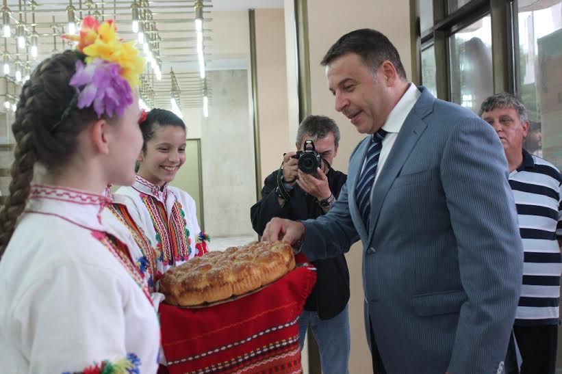 Официално откриват днес първия саниран блок в Благоевград 1 57786714 1892 900b 1