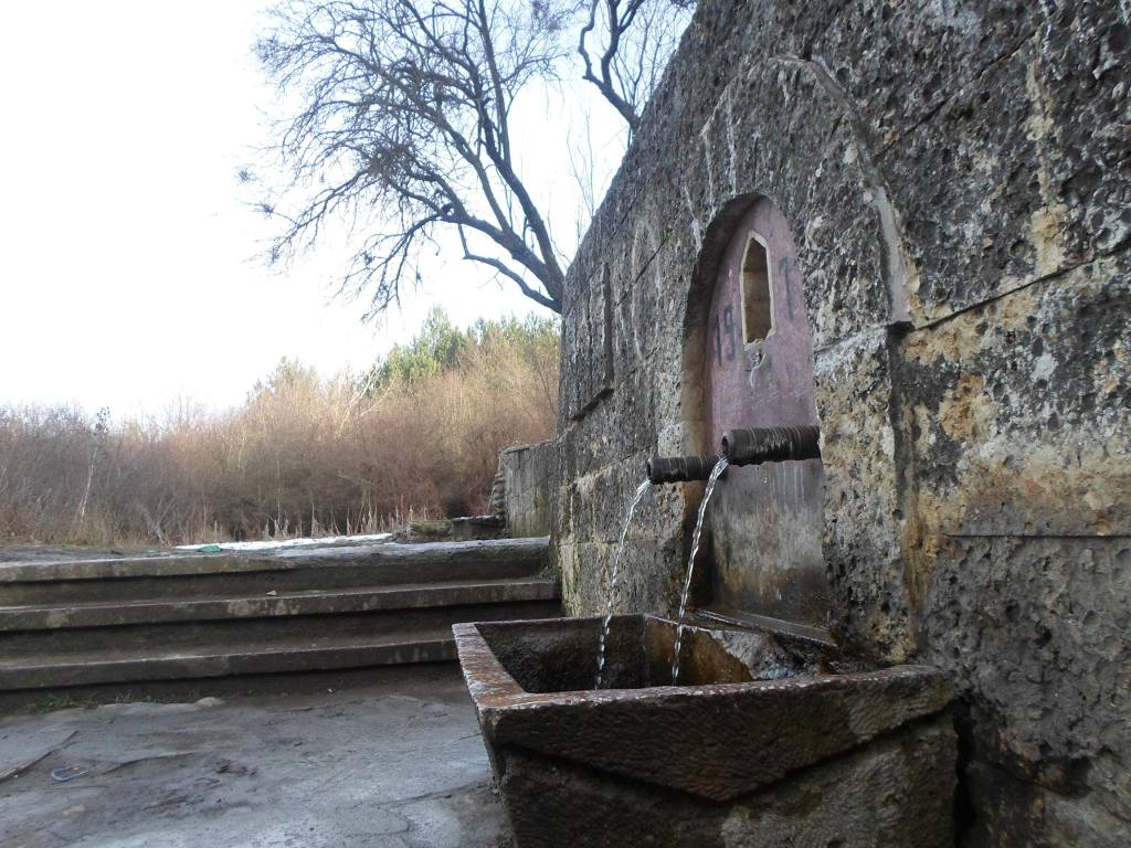 Жива вода от търговищки извор лекува болести 1 57786714 1fb0 d76e