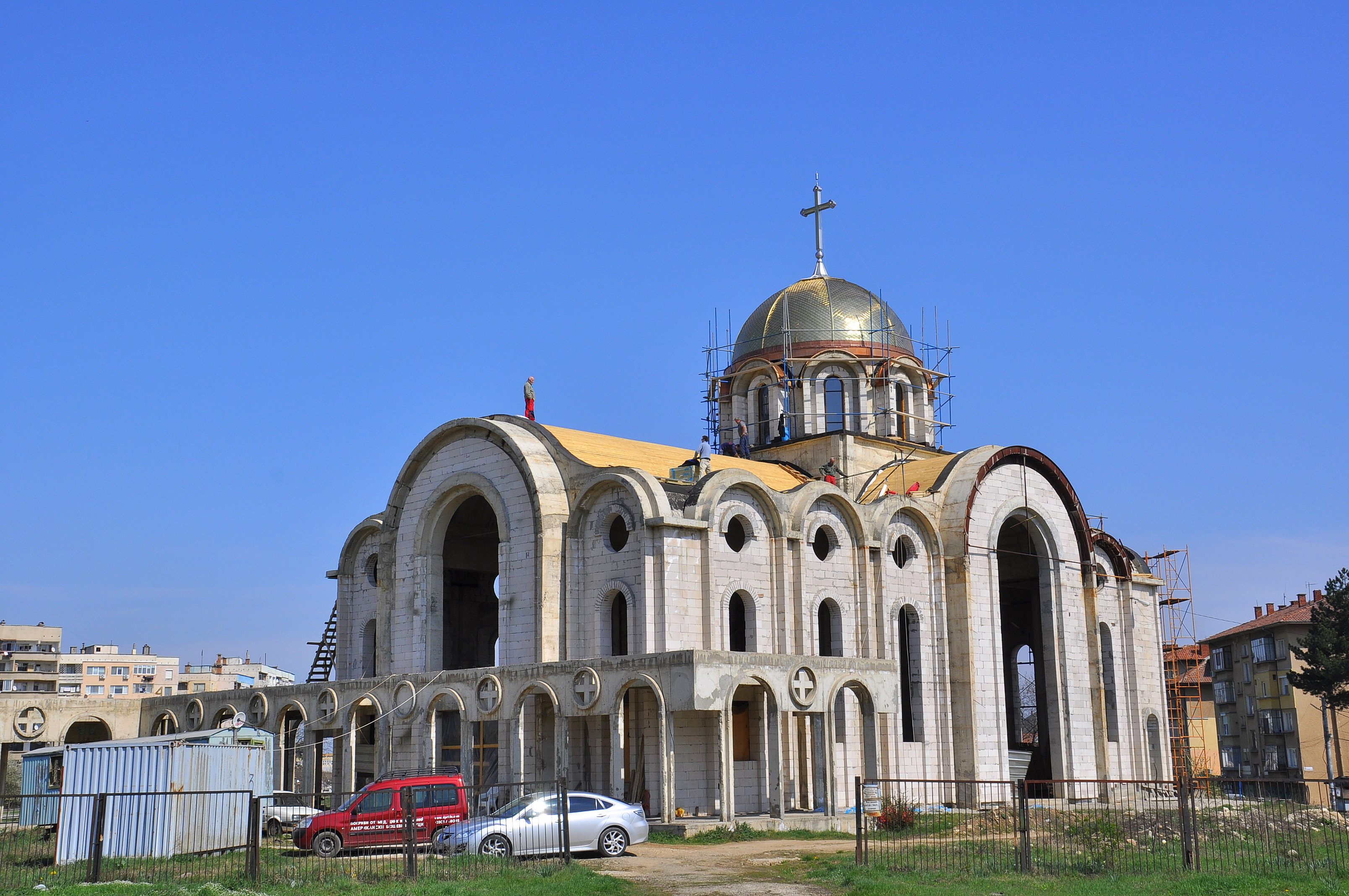 В община Монтана се изграждат 4 храма