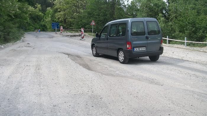 Села искат ремонт на разбития обходен път за Гърция