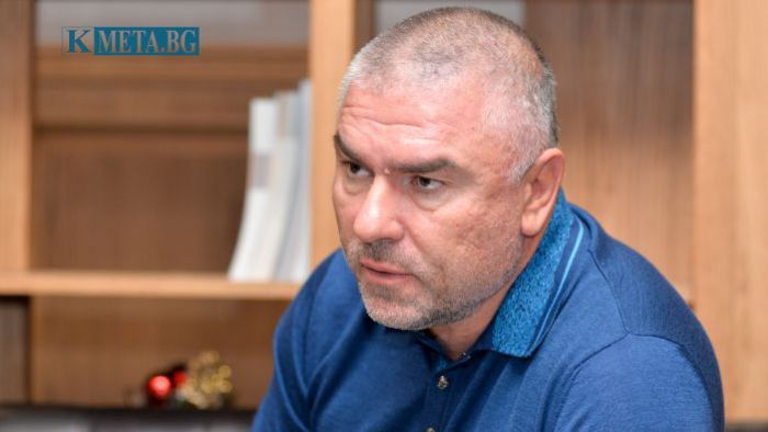 Марешки внесе подписката за референдум в Народното събрание