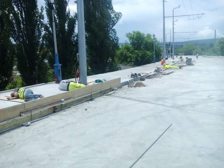 Спящи работници на Аспарухов мост 1 57786714 2d07 1934