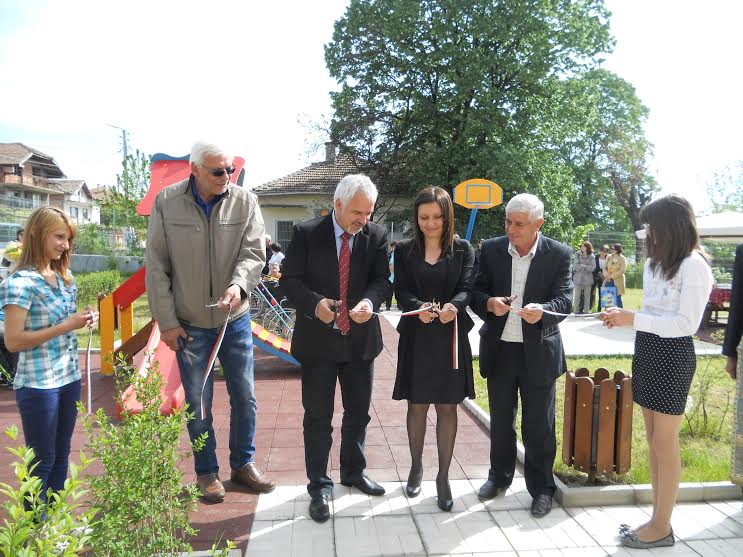 Откриха Център за настаняване за юбилей на село Първомай (СНИМКИ)