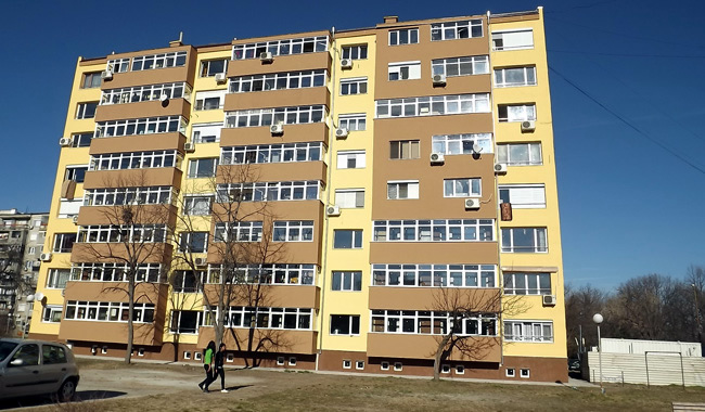 Първият саниран блок в Димитровград протече