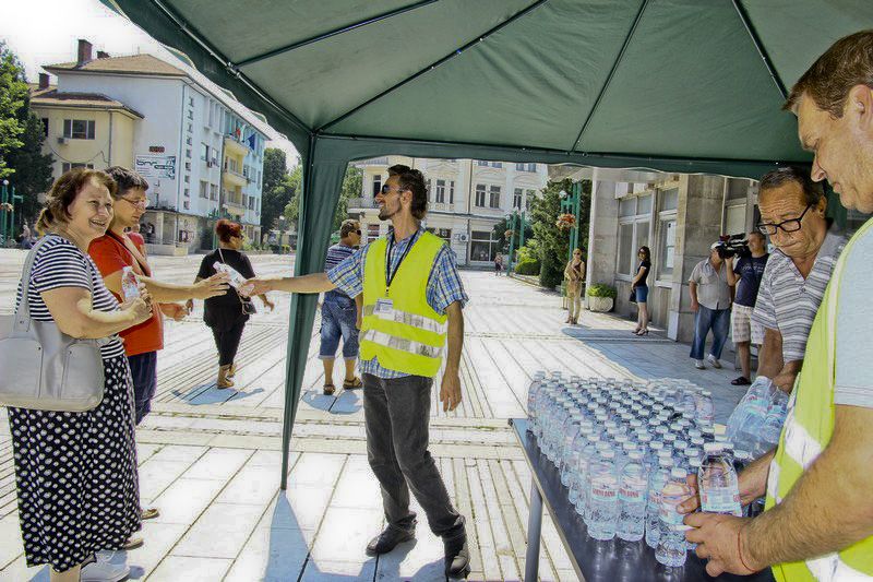 Общината във Видин раздава вода в горещините