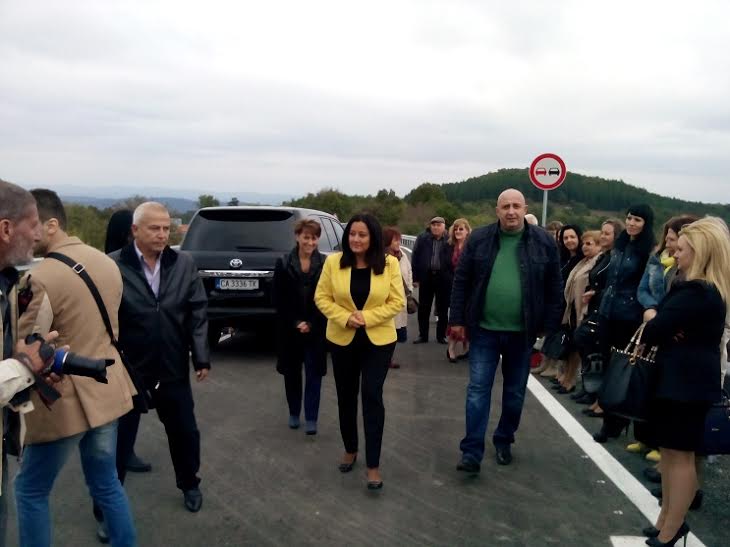 Лиляна Павлова откри обходния път на Малко Търново